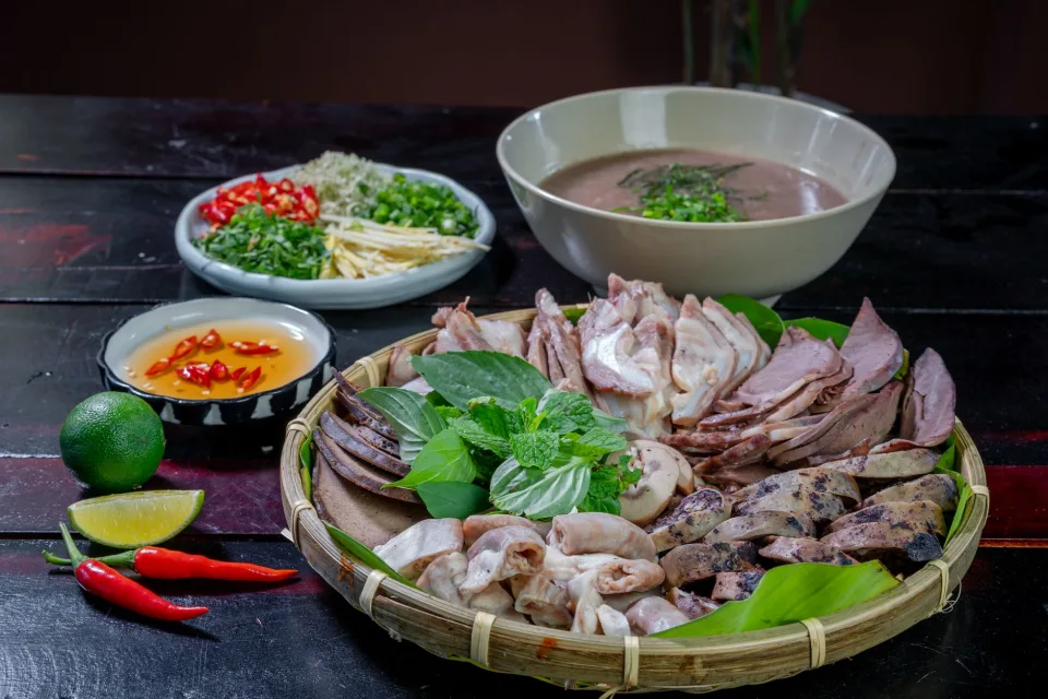 Bàn nướng đông khách tại Võ Thị Thanh Liên